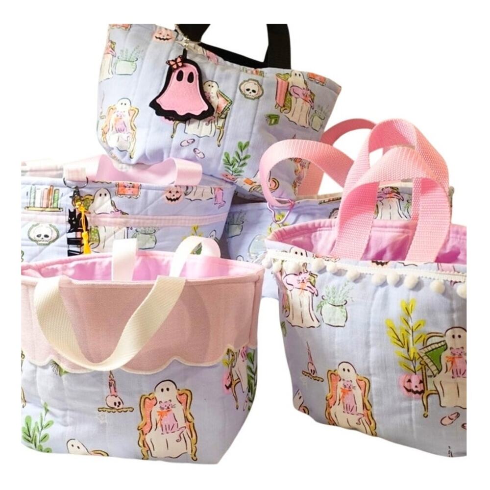 BOO-TIQUE Tote / BOOk y SPOOK y Bags / ghostly reads!